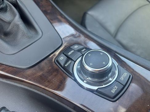 Used 2010 BMW 328i Convertible w/ Premium Pkg RWD image 16