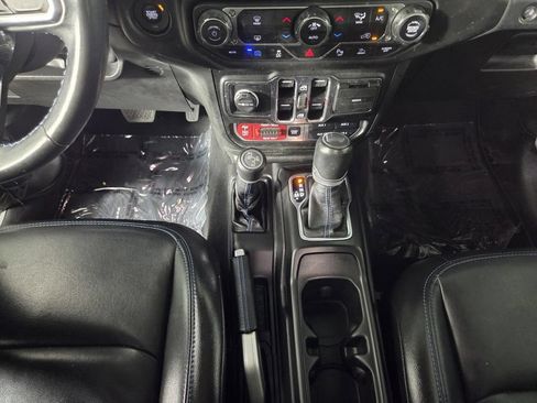 Used 2022 Jeep Wrangler Unlimited Rubicon 4xe w/ Steel Bumper Group AWD/4WD image 13