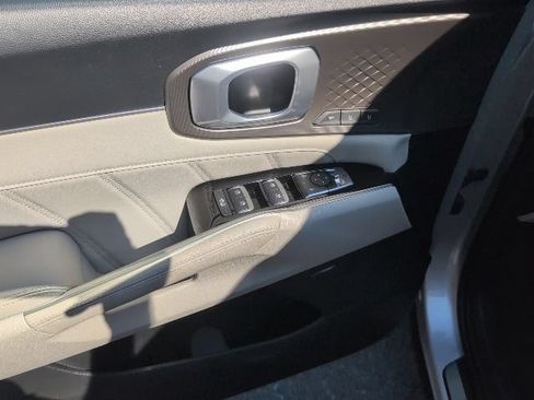 Used 2025 Kia Sorento SX Prestige AWD/4WD image 19