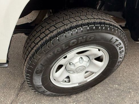 Used 2020 Toyota Tacoma SR image 36