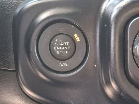 Used 2022 Jeep Wrangler Unlimited Sahara w/ LED Lighting Group AWD/4WD image 24