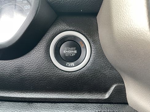 Certified 2022 RAM 1500 Laramie image 47