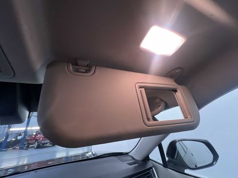 Used 2021 Toyota RAV4 XLE image 33