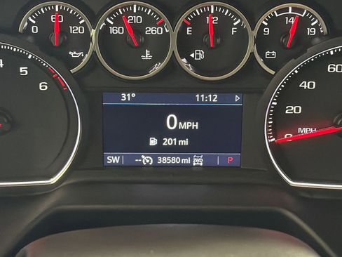 Used 2021 Chevrolet Suburban RST w/ Luxury Package image 17