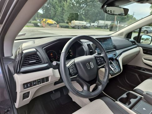 Used 2025 Honda Odyssey Elite image 10
