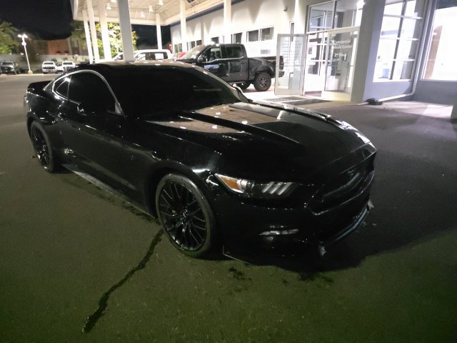 Used 2017 Ford Mustang GT w/ GT Performance Package RWD image 7