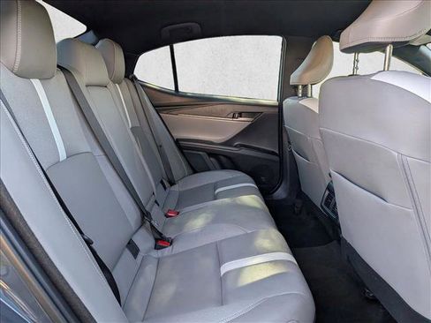 Used 2025 Toyota Camry SE image 18