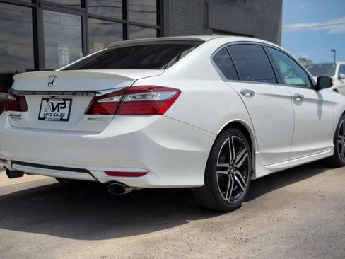 Used 2017 Honda Accord Sport image 2