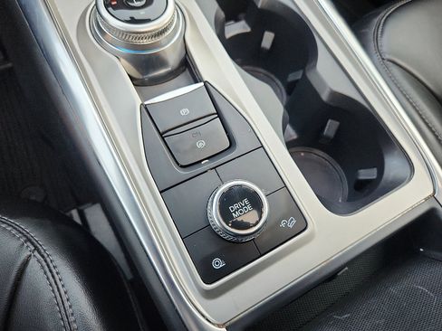 Certified 2022 Ford Explorer XLT w/ Equipment Group 202A image 26