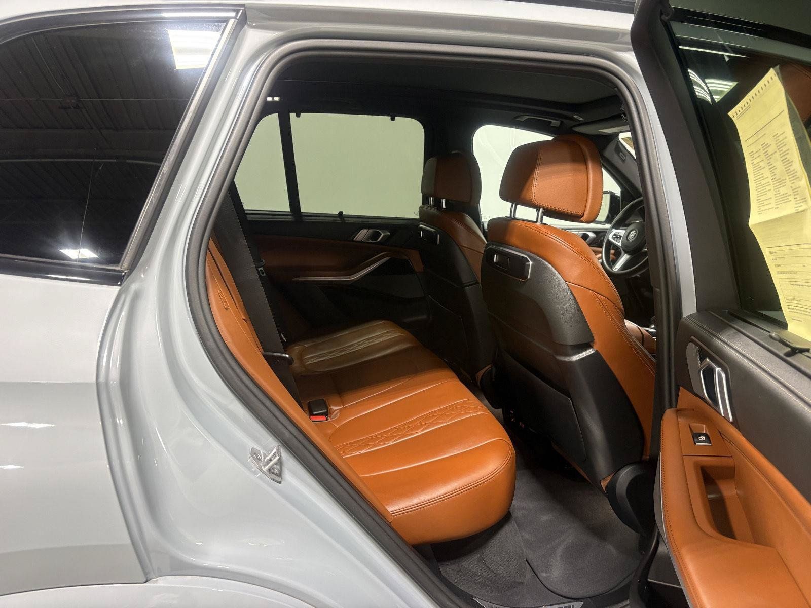 Used 2024 BMW X5 xDrive40i w/ M Sport Package AWD/4WD image 10