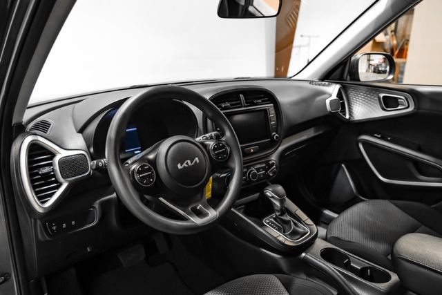 Used 2023 Kia Soul LX w/ Option Group 015 FWD image 3