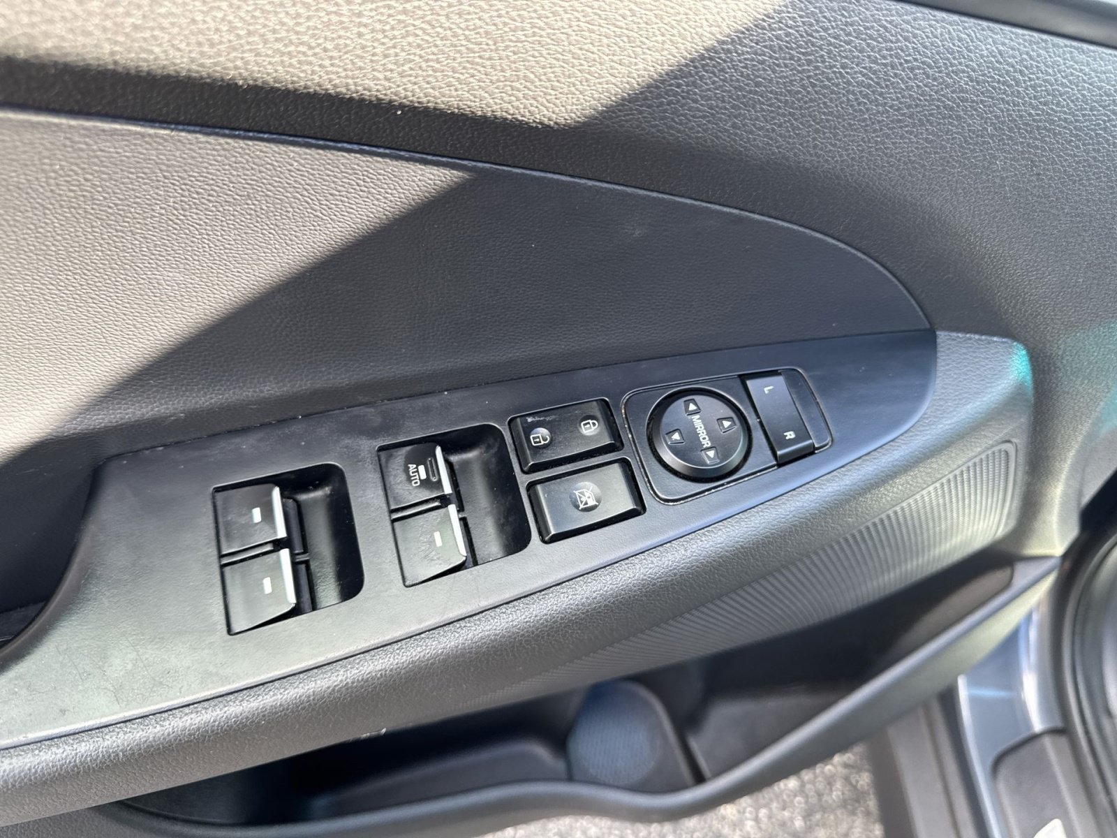 Used 2021 Hyundai Tucson Limited w/ Cargo Package FWD image 9