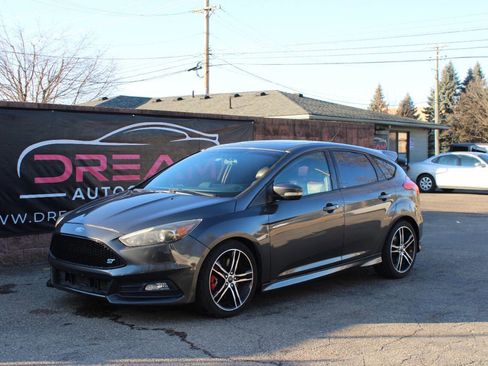 Used 2016 Ford Focus ST w/ Equipment Group 401A image 1