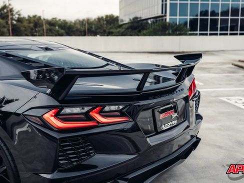 Used 2020 Chevrolet Corvette Stingray Premium Cpe w/ 3LT Preferred Equipment Group image 37