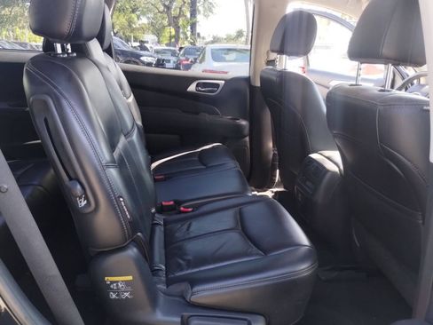 Used 2018 Nissan Pathfinder SL FWD image 23