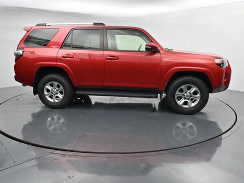 Used 2022 Toyota 4Runner SR5 Premium AWD/4WD image 9
