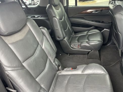 Used 2019 Cadillac Escalade ESV Premium Luxury image 20