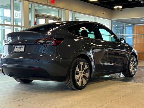 Used 2023 Tesla Model Y 2WD image 7