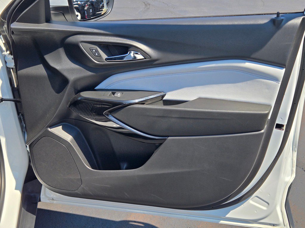 Certified 2025 Chevrolet Trax LT FWD image 5