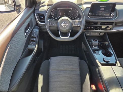 Used 2023 Nissan Rogue SV image 12