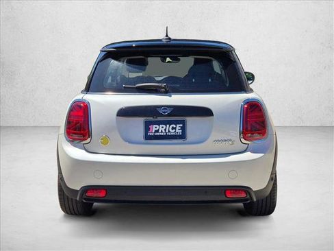 Certified 2024 MINI Cooper SE image 6