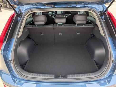 Certified 2025 Kia Niro EX FWD image 31