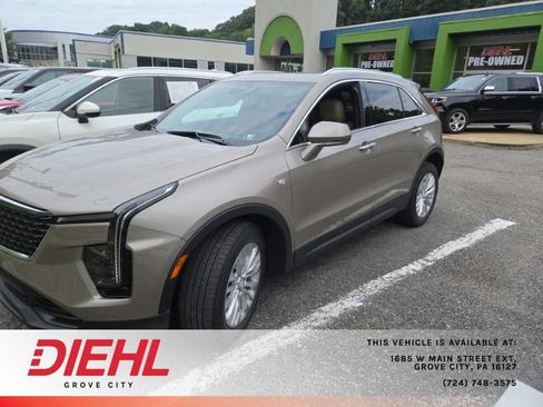 Used 2024 Cadillac XT4 Luxury w/ Cold Weather Package AWD/4WD image 2