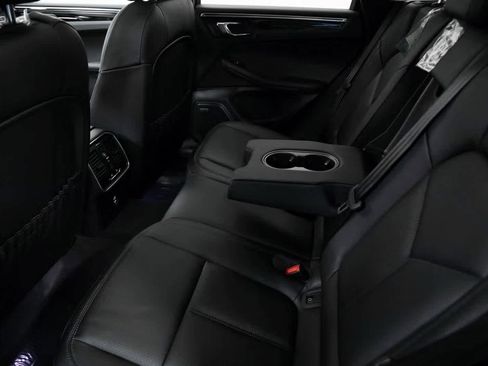 Certified 2025 Porsche Macan image 29