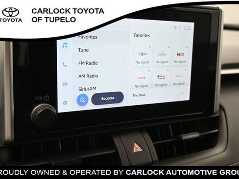 Used 2025 Toyota RAV4 XLE FWD image 29