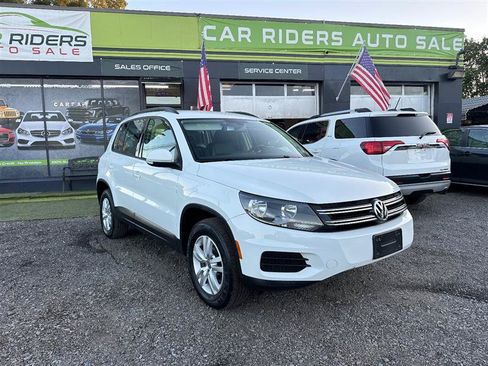 Used 2017 Volkswagen Tiguan S AWD/4WD image 3