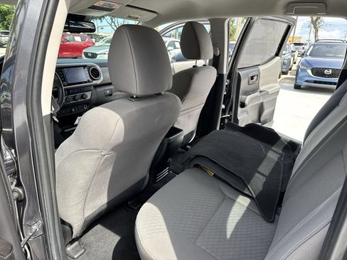 Used 2022 Toyota Tacoma SR5 RWD image 34