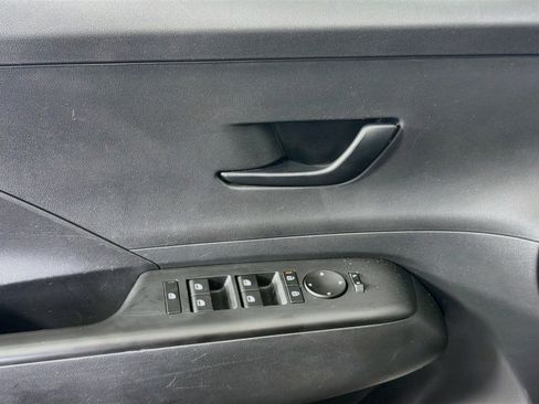 Used 2025 Hyundai Kona SEL FWD image 15