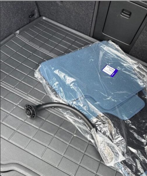 Used 2023 Volvo XC40 Recharge Ultimate w/ Protection Package Premier AWD/4WD image 12