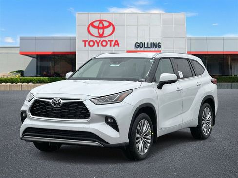 New 2026 Toyota Highlander Platinum image 6