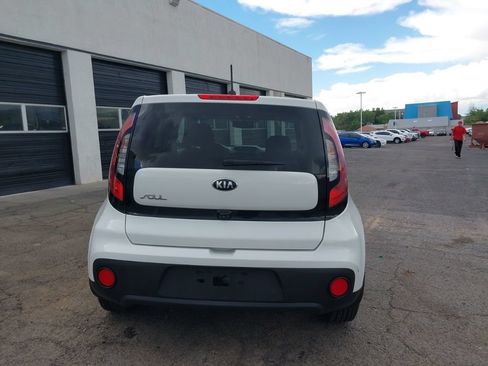 Used 2018 Kia Soul w/ Convenience Package FWD image 3