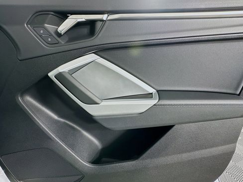 Used 2025 Audi Q3 2.0T Premium w/ Convenience Package image 23