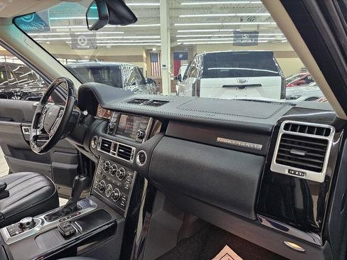Used 2011 Land Rover Range Rover HSE image 20