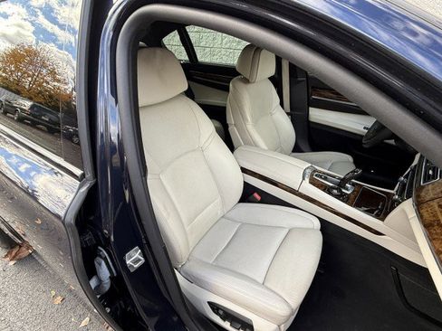 Used 2014 BMW 750Li image 30