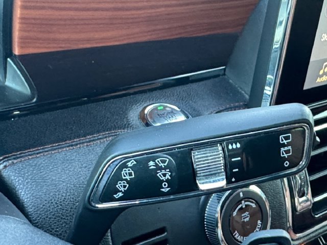 Used 2019 Lincoln Navigator Reserve AWD/4WD image 12
