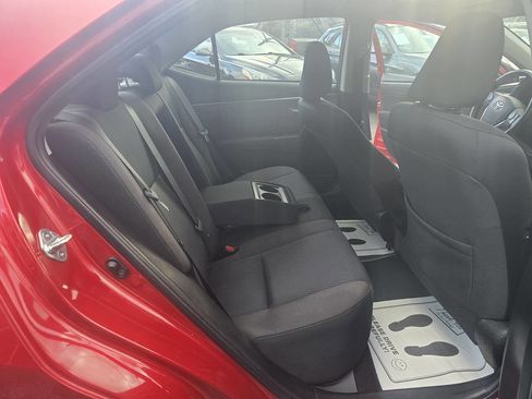 Used 2018 Toyota Corolla LE image 30