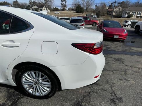 Used 2015 Lexus ES 350 w/ Luxury Package image 5