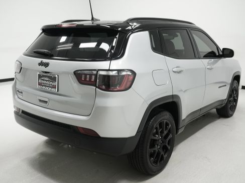 Used 2024 Jeep Compass Latitude w/ Sun and Sound Group image 4