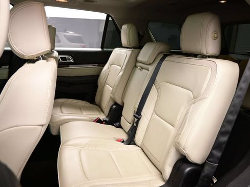 Used 2016 Ford Explorer Platinum AWD/4WD image 31