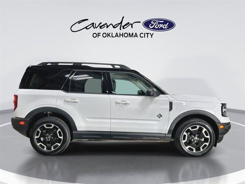 Used 2022 Ford Bronco Sport Outer Banks image 9