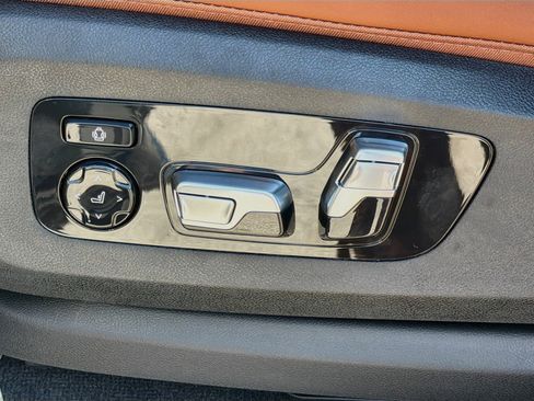New 2027 BMW X7 xDrive40i w/ Executive Package AWD/4WD image 26