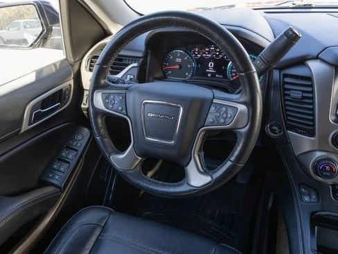 Used 2018 GMC Yukon Denali image 25