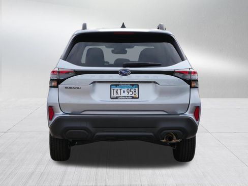 Used 2026 Subaru Forester Premium AWD/4WD image 6