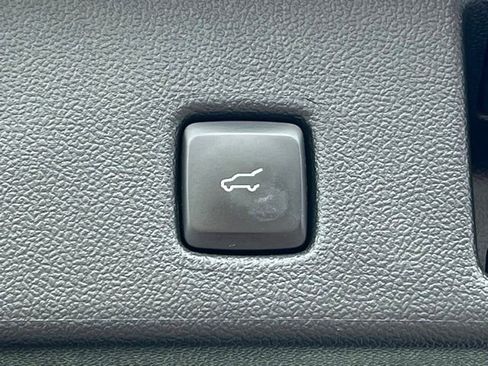 Used 2022 Ford Escape SEL w/ Technology Package FWD image 13