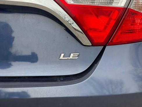 Used 2016 Toyota Camry LE FWD image 11
