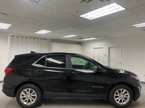 Used 2020 Chevrolet Equinox LT image 2